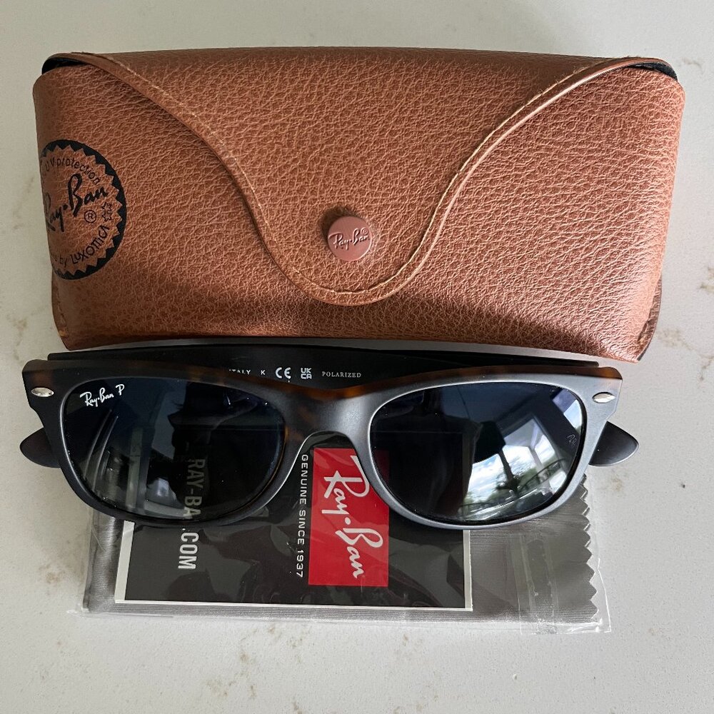 New RAY-BAN Wayfarer Polarized Light Havana